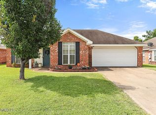 108 Cedar Spring Cir, Pearl, MS 39208