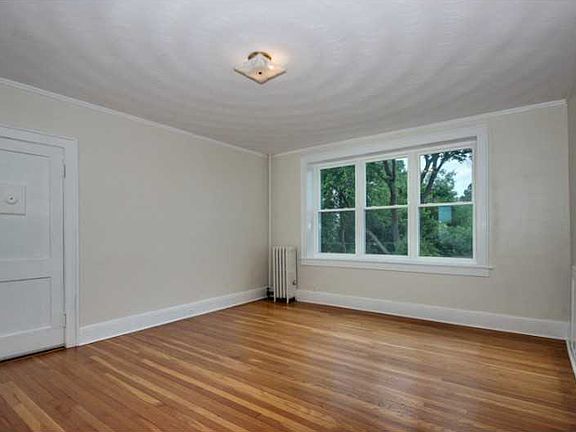3rd image of 230 Swimming Point Walk APT C3