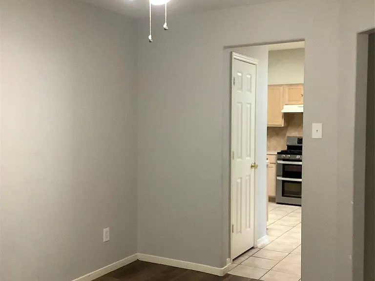 18215 Major Glen Cir — Photo 11