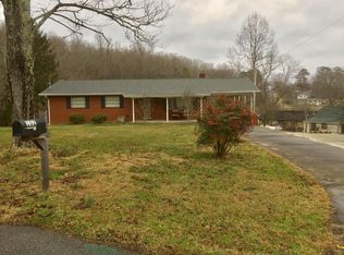 102 N Hickory Ln, Oak Ridge, TN 37830