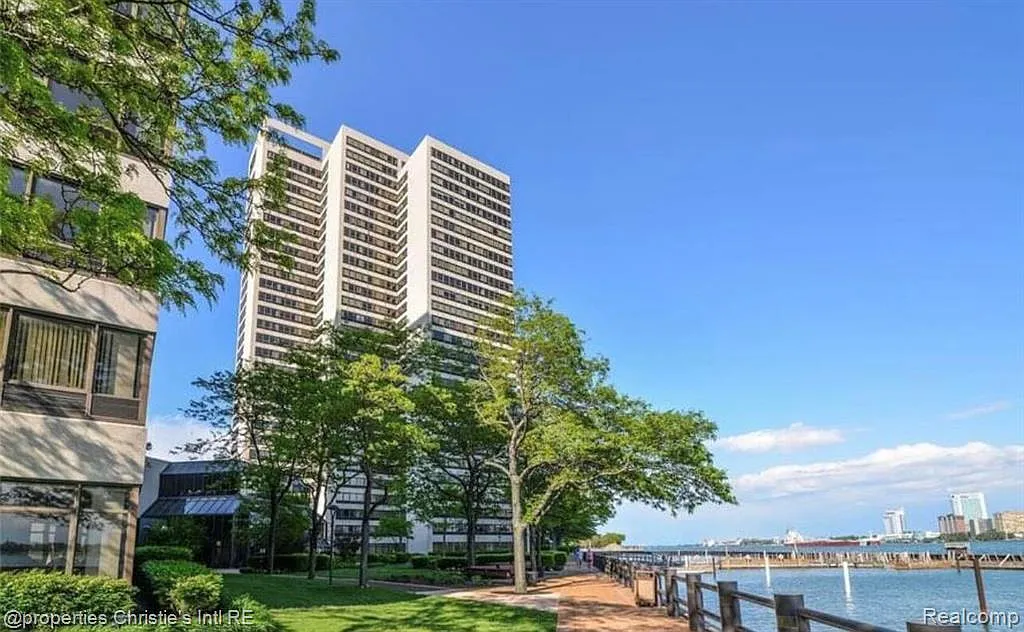 2 bed, 2.0 bath, 1100 sqft, $2,200 — Photo 1