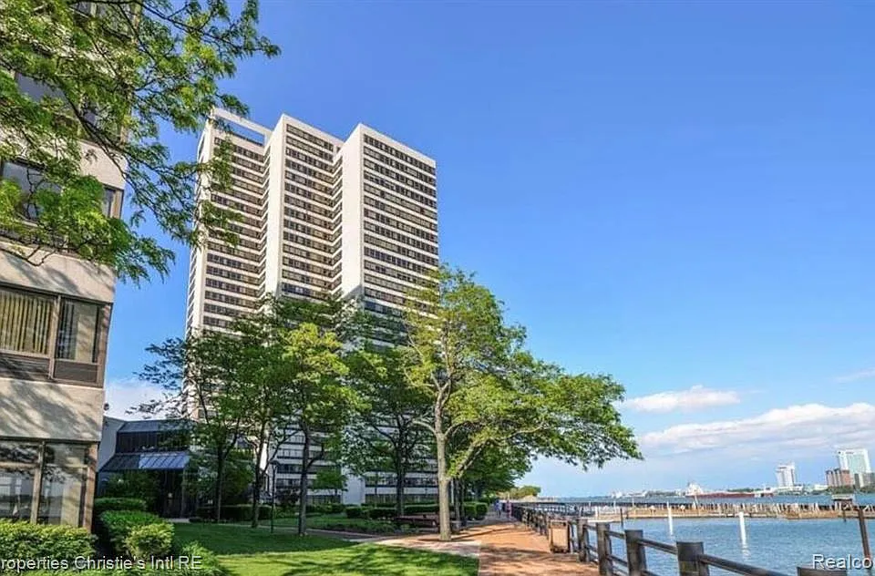 1001 W Jefferson Ave #17E