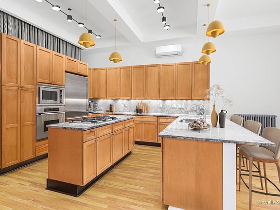 3rd image of 414 W 51st St APT 1