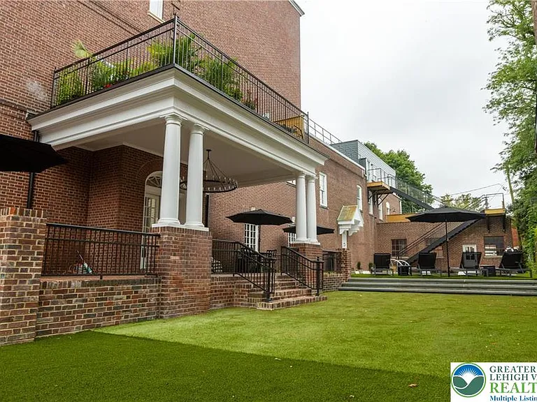 214 Spring Garden St #2B — Photo 35