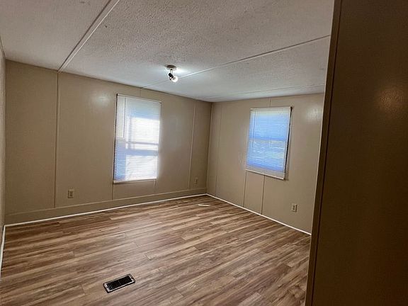 4th image of 312 Woodview Dr
