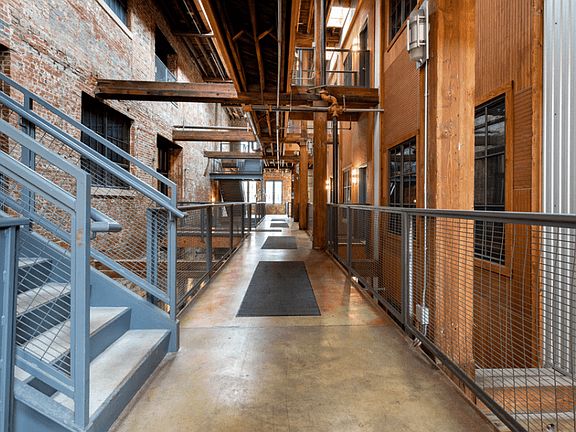 3rd image of 2020 Delmar Blvd #N301