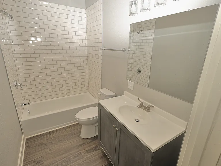 621 Kiowa St — Photo 6