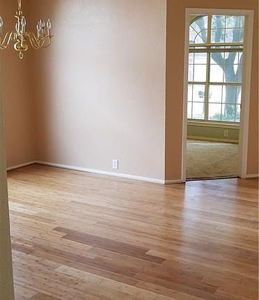 3rd image of 2732 Lakeside Dr
