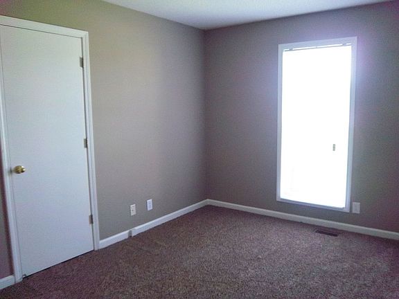 2nd image of 425 Sandburg Dr