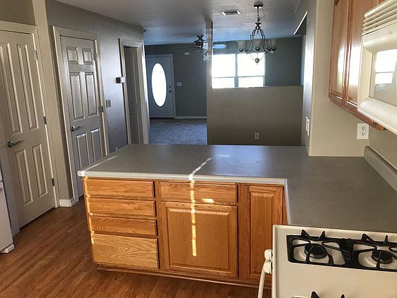 3rd image of 1108 Windsor Park Dr