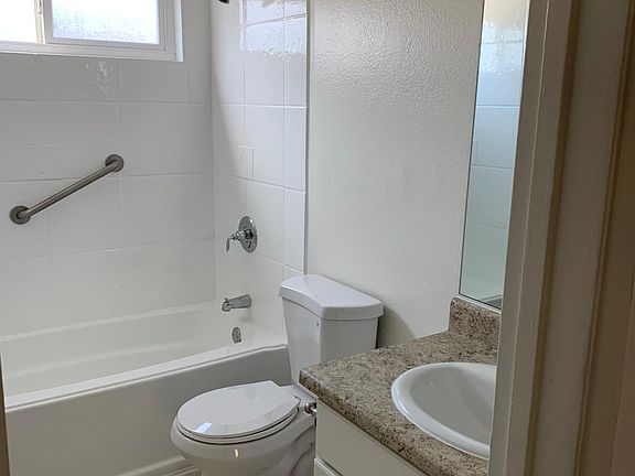 3rd image of 6073 Woodland St APT 26