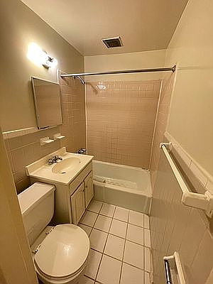 3rd image of 243 E 81st St APT 1E