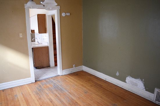 4th image of 2130 N Narragansett Ave