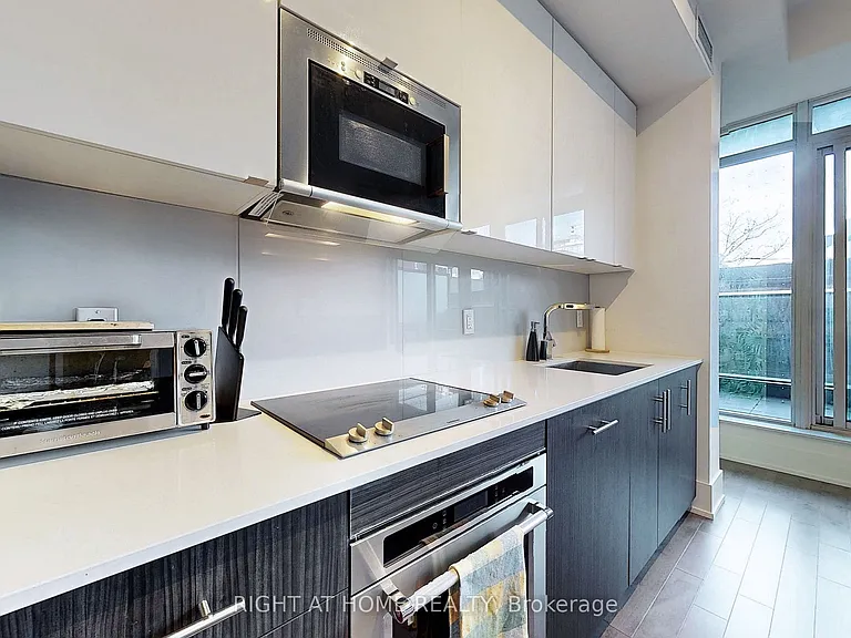 330 Richmond St W #209 — Photo 14