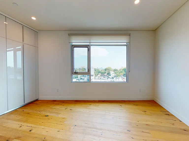 938 S Orange Grove Ave #203 — Photo 19