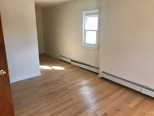 Grand Ave — Photo 10