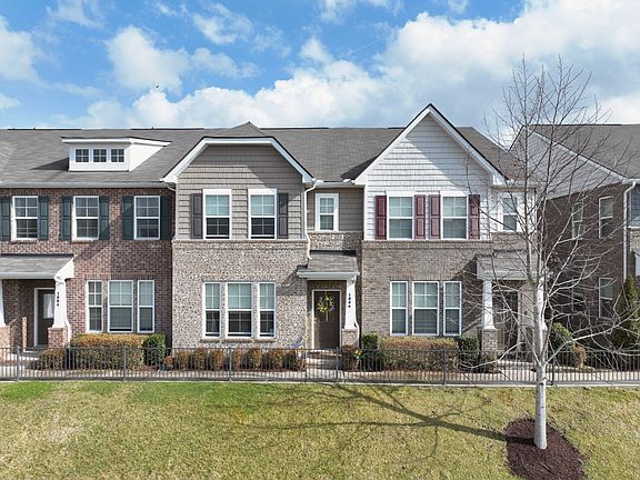 3rd image of 1006 Henley Ln