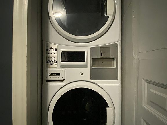 5th image of 1367 Dean St APT 401