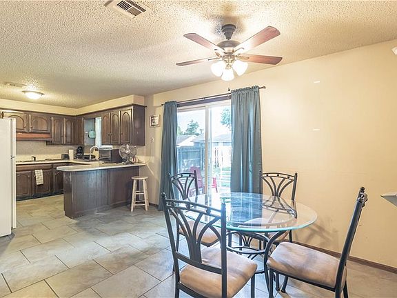 5th image of 3805 Larkwood Dr