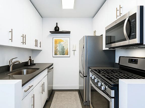 3rd image of 330 W 56th St #4AA