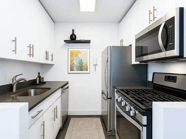 330 West 56th Street 4AA image 3 of 5