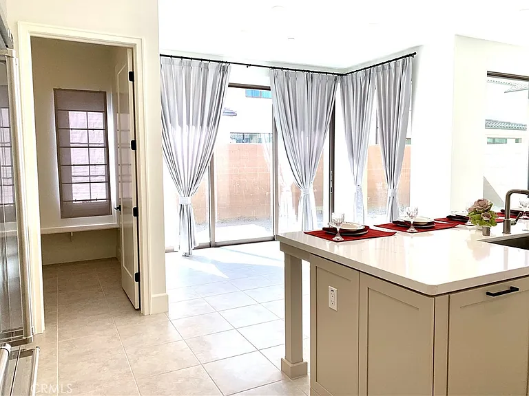 105 Sky Hts — Photo 13
