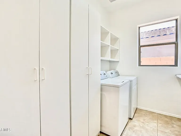 1682 W Ainsworth Dr — Photo 32