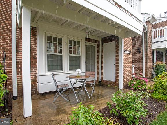 3rd image of 2584A S Arlington Mill Dr #1