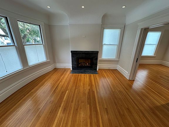 3rd image of 219 Lake St