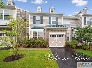 15 Nelson Dr S, Cranbury, NJ 08512