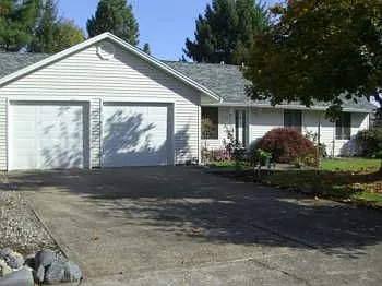3404 NE View Ave photo 1