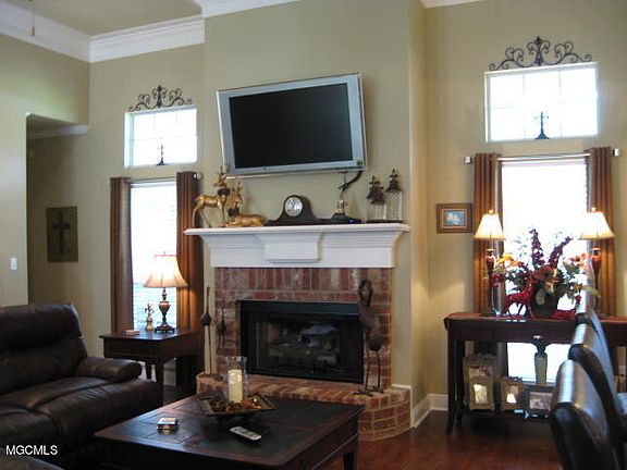 4th image of 127 Lakeside Dr