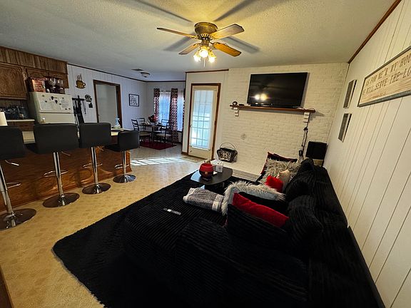 5th image of 120 Elm Dr