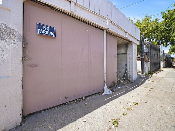5th image of 2223 E 23rd St