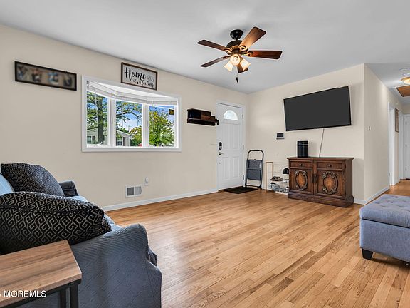 4th image of 1009 Monty Road