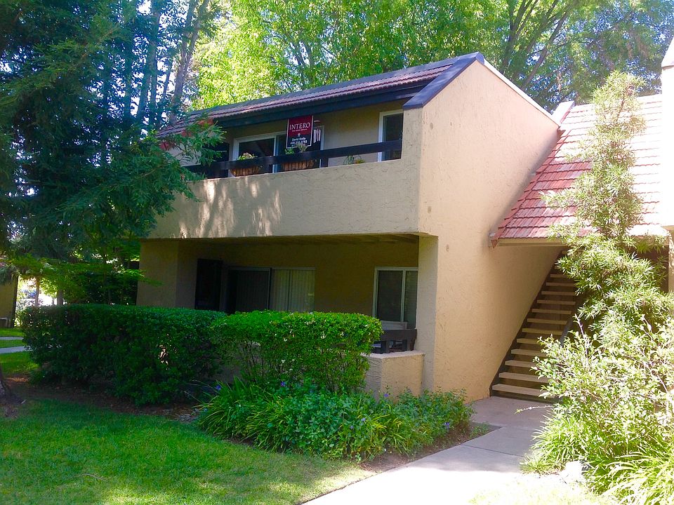 1st image of 277 Tradewinds Dr APT 2
