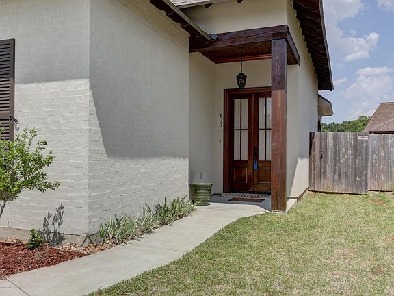 2nd image of 109 Golden Cypress Dr