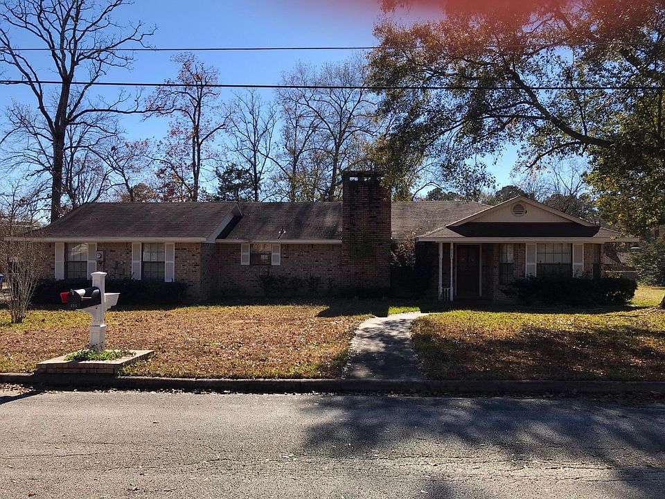 1st image of 806 Saint Lo St