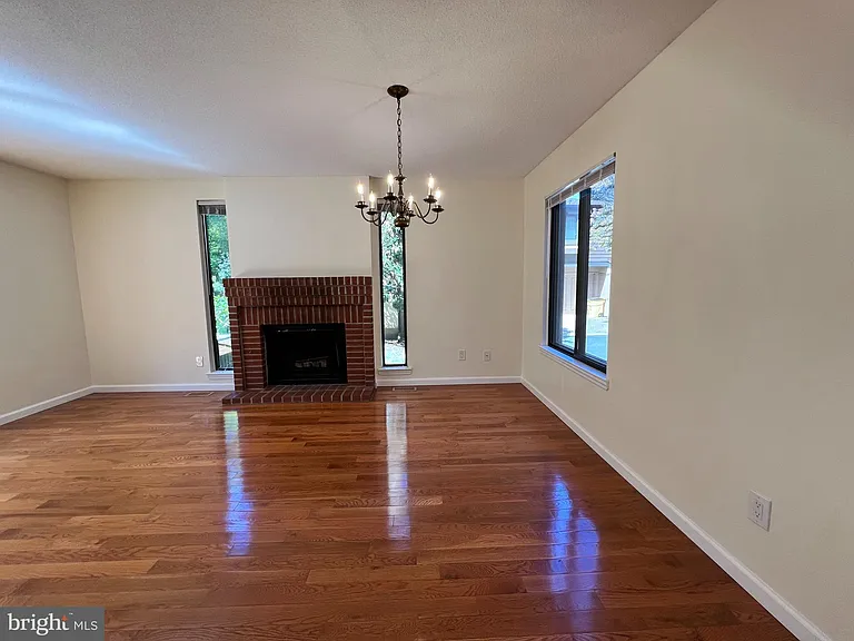 80 Sayre Dr — Photo 21