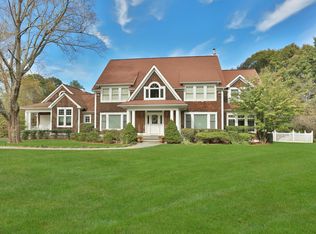 629 Quaker Rd, Chappaqua, NY 10514