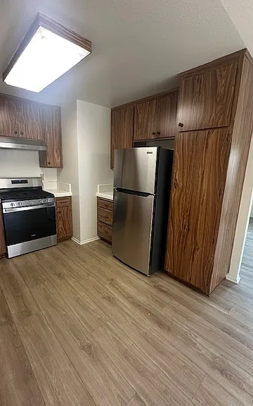 637 Sydney Ln — Photo 15