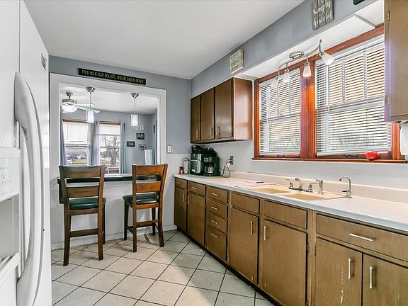 2nd image of 110 Birmingham Ave