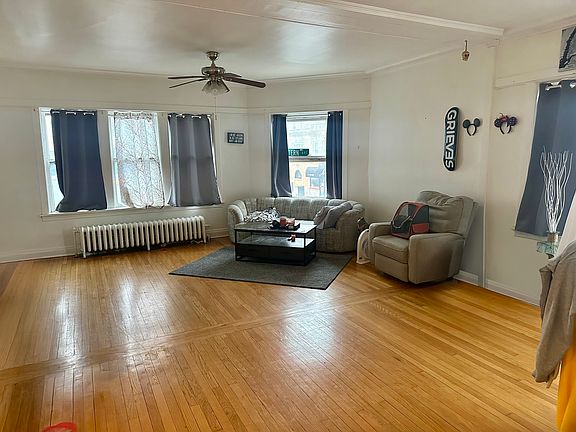 2nd image of 4200 N Western Ave #2