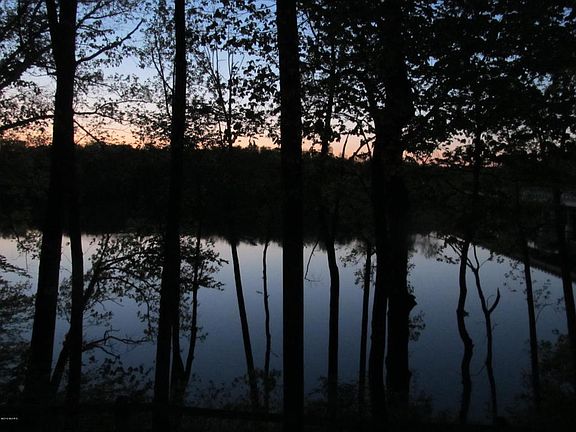 3rd image of 4271 Lake Chapin Blf
