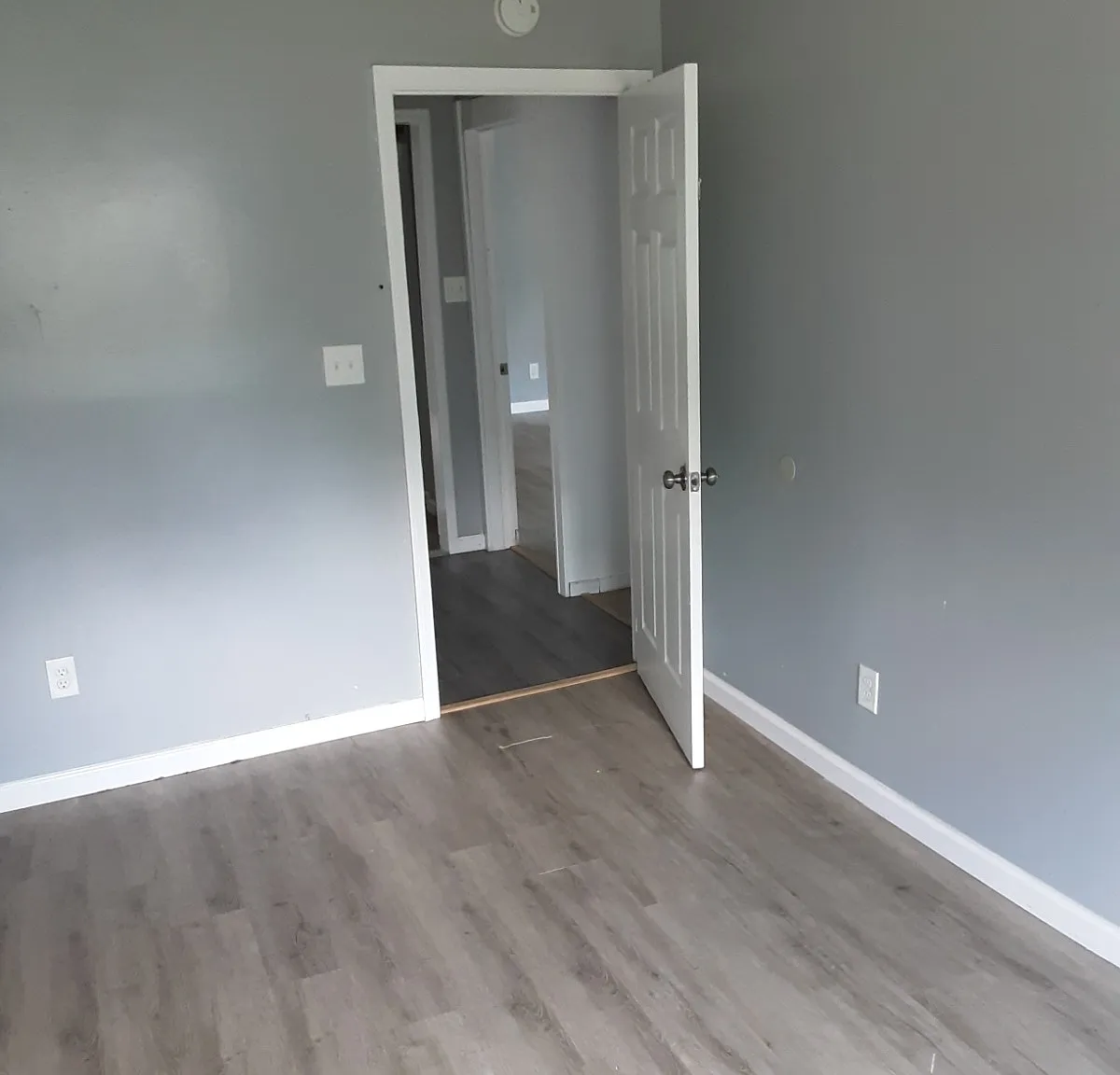 4 bed, 1000 sqft, $2,200 — Photo 3