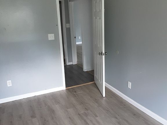 3rd image of 140 Berme Rd APT 2