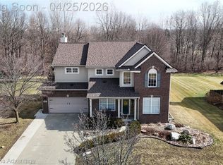 1758 Four Seasons Dr, Howell, MI 48843