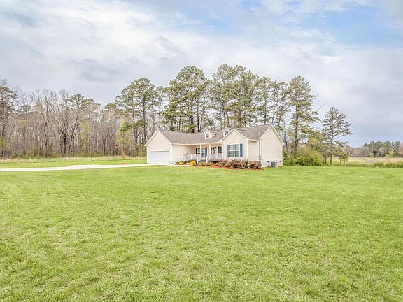 Exterior_Front 1.jpg