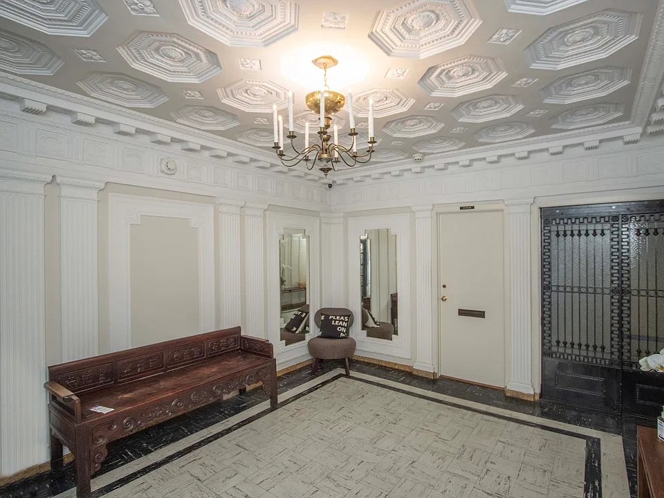 Common Lobby at 810 Jones Street