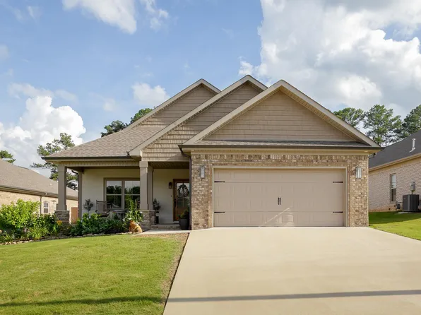 121 Silver Leaf Ln, Florence, AL 35633